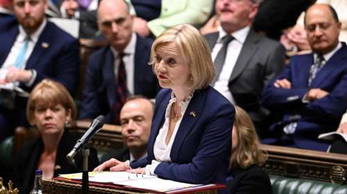 Γερό πακέτο ανακούφισης από τη Λιζ Τρας: &quot;Παγώνει&quot; τους λογαριασμούς φυσικού αερίου και ηλεκτρικού