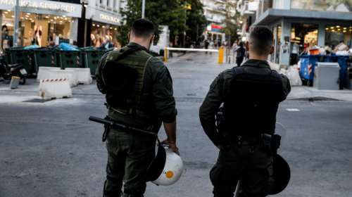 Νέα Σμύρνη: Πέντε συλλήψεις για την επίθεση με μαχαίρι σε 60χρονο από νεαρούς σε κορονοπάρτι - Οι δύο είναι ανήλικοι