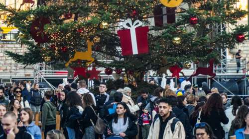 Ρεβεγιόν Πρωτοχρονιάς με μάσκες και εμβόλια φέρνει το κοκτέιλ κορονοϊού και ιώσεων - Οι πέντε συστάσεις του ΕΟΔΥ