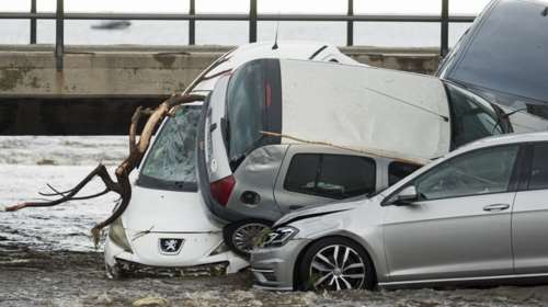 Νέες πλημμύρες στην Ισπανία: Καταρρακτώδης βροχή στη Χιρόνα - Ποτάμια οι δρόμοι, παρασύρθηκαν δεκάδες αυτοκίνητα [βίντεο]