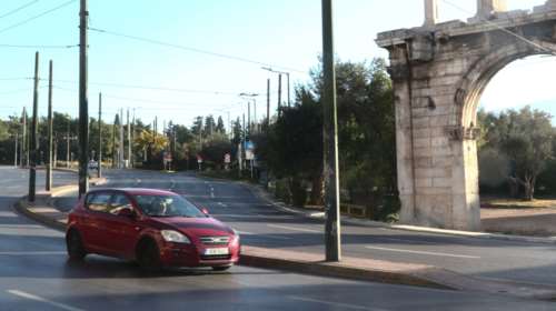 Αδειασε η Αθήνα ανήμερα των Χριστουγέννων - Ερημοι οι δρόμοι της πρωτεύουσας [εικόνες]