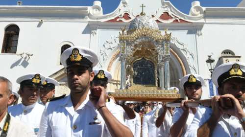Ανησυχία για τις λιτανείες του Δεκαπενταύγουστου – Προβληματισμός για τα κρούσματα στην Αττική
