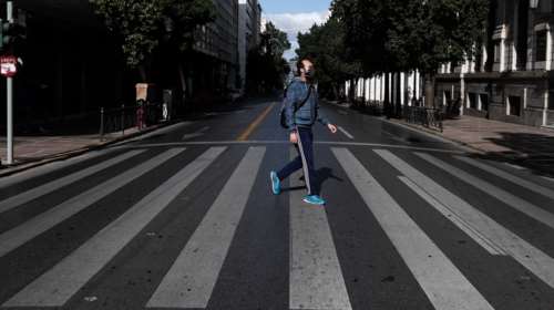 Lockdown: Τι θα ισχύσει για σχολεία, λιανεμπόριο και ωράριο κυκλοφορίας - Αύριο η κρίσιμη σύσκεψη των λοιμωξιολόγων