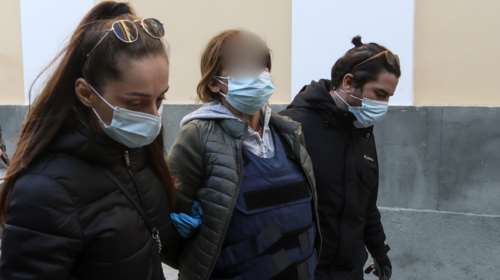 Χαλάνδρι: Προφυλακίστηκε η Κλοντιάνα Τσέλο - &quot;Ζούμε από θαύμα εγώ και η κόρη μου&quot;, επιμένει η 49χρονη εικαστικός