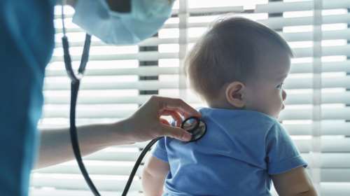 Οξεία ηπατίτιδα σε παιδιά: Πώς φτάσαμε στον θάνατο ενός βρέφους 13 μηνών - Το χρονικό των περιστατικών στην Ελλάδα