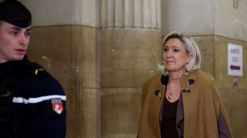 Ταφόπλακα στο πολιτικό μέλλον της Λε Πεν προτείνουν οι εισαγγελείς: Στο εφετείο κρίνεται αν θα είναι υποψήφια το 2027