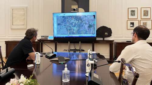 Τηλεδιάσκεψη Μητσοτάκη με το κέντρο επιχειρήσεων της Πολιτικής Προστασίας - Για τις φωτιές σε Πεντέλη και Αρκαδία