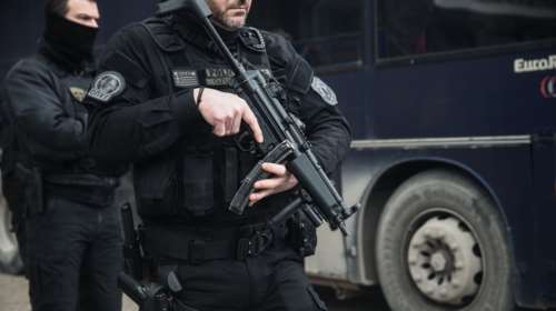 Σκηνές φαρ ουέστ στο Ναύπλιο: Πυροβολισμοί ακόμα και έξω από το νοσοκομείο- Ενας σοβαρά τραυματίας