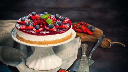 Εορτολόγιο: Ποια γνωστά ονόματα γιορτάζουν σήμερα, Τετάρτη 25 Ιανουαρίου