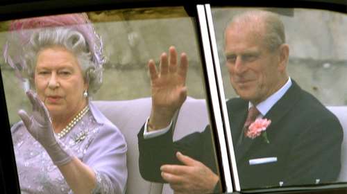 Ανατροπή με τον θάνατο του πρίγκιπα Φιλίππου: Η βασίλισσα Ελισάβετ δεν ήταν στο πλάι του - Δεν είχε ξυπνήσει όταν πέθανε