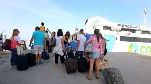 Δήμαρχος Σκιάθου: Γίνονται πάνω από 60 τεστ στο αεροδρόμιο - Υπάρχει ξενοδοχείο κορονοϊού στο νησί