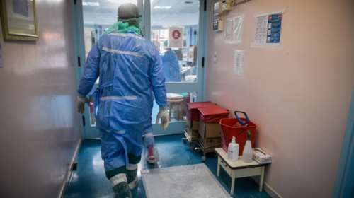 Κορονοϊός: Επίσημο - Ανεμβολίαστοι ή μερικώς εμβολιασμένοι οι 309 από τους 338 διασωληνωμένους