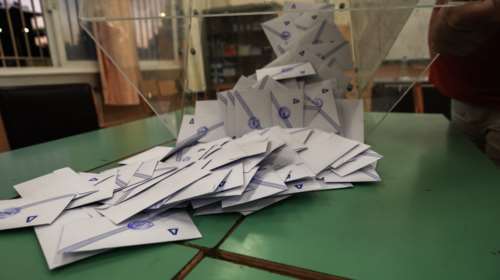 Δημοσκόπηση Interview: Η ΝΔ χάνει σε 4 περιφέρειες - &quot;Πρασινίζουν&quot; Κρήτη, Πελοπόννησος, Δυτική Ελλάδα και Ήπειρος