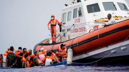 Τραγωδία στην Ιταλία: 41 νεκροί μετανάστες ύστερα από ναυάγιο στη Λαμπεντούζα