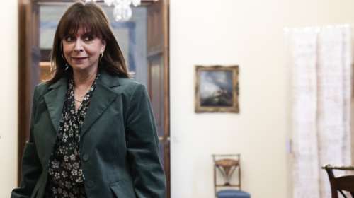 Public Issue: Χαμηλή με μόλις 30% η δημοτικότητα της Σακελλαροπούλου - Η μεγάλη διαφορά από τους 3 προηγούμενους ΠτΔ