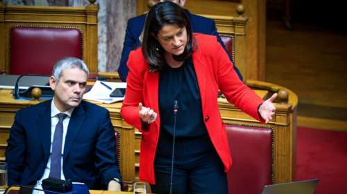 Απέρριψε η Κεραμέως τις τροπολογίες του ΠΑΣΟΚ για τον κατώτατο μισθό -Τι είπε για τις κατηγορίες Φάμελου