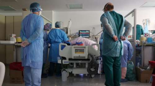 Πνευμονολόγος Τσικρικά: Αυξάνονται οι ασθενείς σε νεαρές ηλικίες - Ελλείψεις γιατρών σε νοσοκομεία