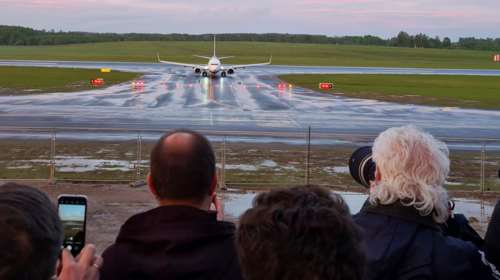 Αεροπειρατεία: Γεμάτη με πράκτορες της KGB ήταν η πτήση της Ryanair- Επιβιβάστηκαν στην Αθήνα