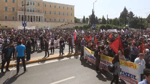 Απεργία: Χιλιάδες διαδηλωτές στο κέντρο της Αθήνας - Άνοιξαν οι δρόμοι, πώς κινούνται τα ΜΜΜ [εικόνες - βίντεο]