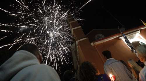 Πάσχα: Ακρωτηριασμένα παιδιά στα δάχτυλα από τους εορτασμούς με βεγγαλικά και κροτίδες - 8 τραυματίες, στη ΜΕΘ ένας άνδρας