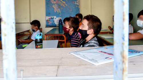 Πώς θα επιστρέψουν οι μαθητές στα σχολεία από τον Σεπτέμβριο: Ποιοι και πότε θα φορούν μάσκα