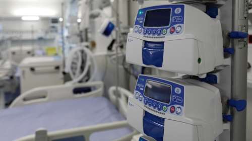 Πάτρα: Στη ΜΕΘ σε σοβαρή κατάσταση η μαθήτρια με τη μηνιγγίτιδα - Ανιχνεύονται οι επαφές της, απολύμανση στο σχολείο