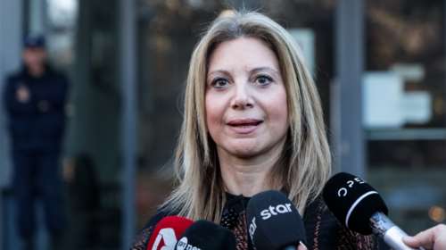 Καρυστιανού: Η απάντησή της στις αιχμές των συγγενών στα Τέμπη και η στάση αναμονής των άλλων κομμάτων