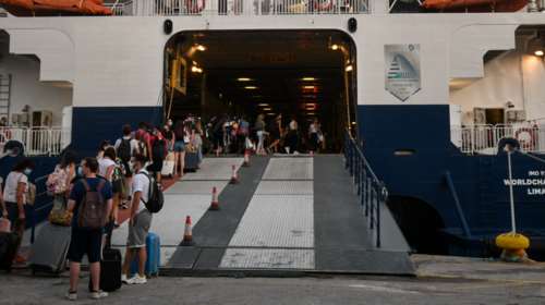 &quot;Κλείδωσαν&quot; οι περιορισμοί για τα νησιά: Ταξίδια μόνο με πιστοποιητικό εμβολιασμού ή αρνητικό τεστ