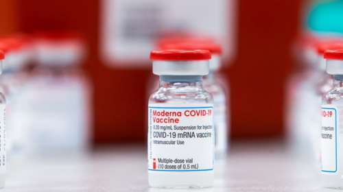 ΠΟΥ: Πράσινο φως για επείγουσα χρήση του εμβολίου της Moderna