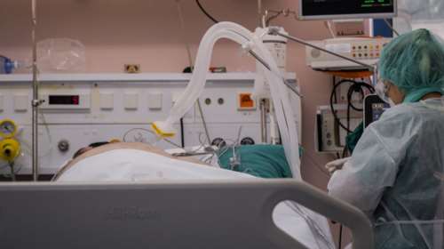 Στους 132 οι νεκροί στην Ελλάδα - Έχασε τη μάχη 91χρονος στο &quot;Σωτηρία&quot;