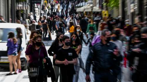 Κορονοϊός: 3.421 νέα κρούσματα σήμερα, 83 νεκροί και 754 διασωληνωμένοι - Η εξήγηση για την ξαφνική αύξηση