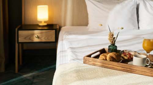 Israel Canada: Ποιος είναι ο μεγάλος ισραηλινός όμιλος που αγοράζει ξενοδοχεία στην Ελλάδα