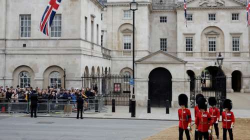 Live η κηδεία της βασίλισσας Ελισάβετ - Σε εξέλιξη οι αφίξεις των επισήμων - Το πρόγραμμα των 13 ωρών