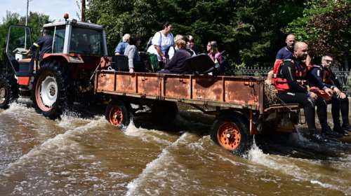 Αγωνία στη Θεσσαλία: Μπαράζ μηνυμάτων 112 για ετοιμότητα εκκένωσης σε Λάρισα και Μαγνησία - Συνεχίζονται οι απεγκλωβισμοί