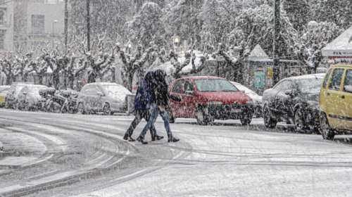 Καταφθάνουν τα χιόνια στα βόρεια προάστια της Αττικής- Η μπηχτή Καλλιάνου για τους μετεωρολόγους: &quot;Δεν είναι Θεοί&quot;