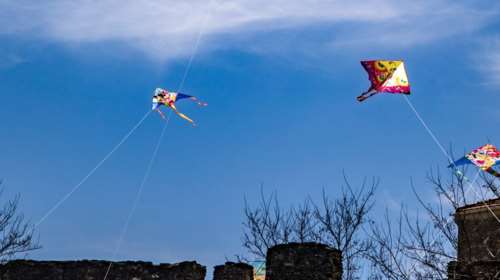 Βροχές και καταιγίδες σήμερα αλλά ανεβαίνει η θερμοκρασία – Με άστατο καιρό το τριήμερο της Καθαράς Δευτέρας