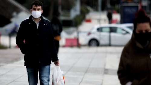 Συνεδριάζουν οι λοιμωξιολόγοι: Στο τραπέζι lockdown για Ιωάννινα, Κάλυμνο, Θάσο - Ερχονται συστάσεις για διπλή μάσκα