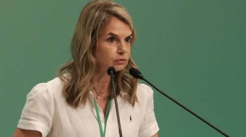 Υποψήφια για την ηγεσία του ΠΑΣΟΚ και η Μιλένα Αποστολάκη - &quot;Αναγκαία η επανεκκίνηση - Επιτακτική η αλλαγή&quot;