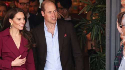 Η statement εμφάνιση της πριγκίπισσας: Η Κέιτ Μίντλετον με το πιο στιλάτο trench dress που είναι... μισό μισό