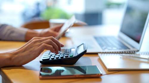 Πρεμιέρα για τις φορολογικές δηλώσεις - Όλες οι αλλαγές που πρέπει να γνωρίζετε