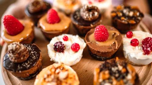 Εορτολόγιο: Ποια ονόματα γιορτάζουν σήμερα, Σάββατο 3 Δεκεμβρίου