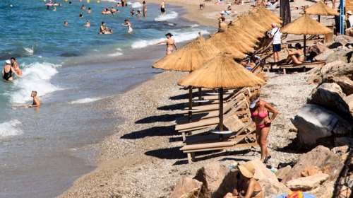 Κίνημα της Πετσέτας: &quot;Σαφάρι&quot; ελέγχων σε εκατοντάδες beach bar - 336 παραβάσεις σε μόλις 20 ημέρες