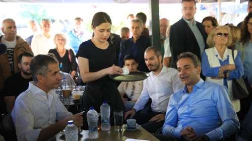 Περιοδεία Μητσοτάκη με Κ. Μπακογιάννη: &quot;Οι πολίτες θα εκτιμήσουν την αυτοκριτική&quot;...σχολίασε για τον Μεγάλο Περίπατο