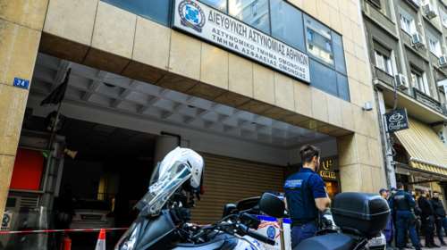 Θα τιμωρηθούν πειθαρχικά οι αστυνομικοί στο Α.Τ. Ομόνοιας: &quot;Κανείς δεν μπορεί να το χρησιμοποιεί σαν ξενοδοχείο&quot;