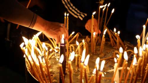 Αχαΐα: Έξαλλος πατέρας &quot;τα έσπασε&quot; σε εκκλησία επειδή του ξύπνησε το μωρό η Θεία Λειτουργία