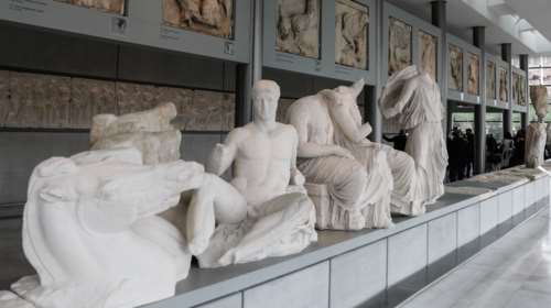 Επιμένει η υπ. Πολιτισμού της Βρετανίας: Τα Γλυπτά του Παρθενώνα μας ανήκουν - Δεν θα ανοίξουμε το κουτί της Πανδώρας