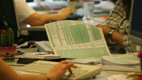 Φορολογικές δηλώσεις 2025: Οι αλλαγές, οι κρίσιμες ημερομηνίες και οι εκπτώσεις - Ποιοι θα πληρώσουν χαμηλότερο φόρο