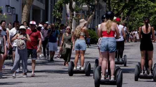 Η ζέστη επιστρέφει, μαζί με μελτέμι έως 7 μποφόρ - Ανεβαίνει  κατά 4 βαθμούς η θερμοκρασία - Η πρόγνωση τις επόμενες ημέρες