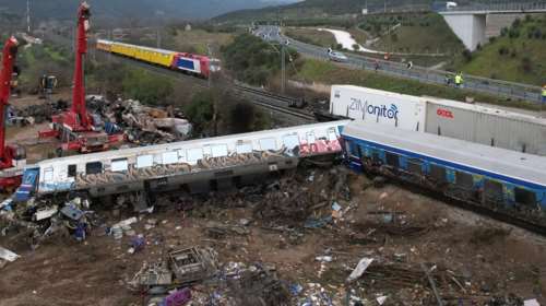 Τραγωδία στα Τέμπη: Δίωξη στον πρώην πρόεδρο του ΟΣΕ και σε δύο μέλη που εισηγήθηκαν τη μετάταξη του μοιραίου σταθμάρχη