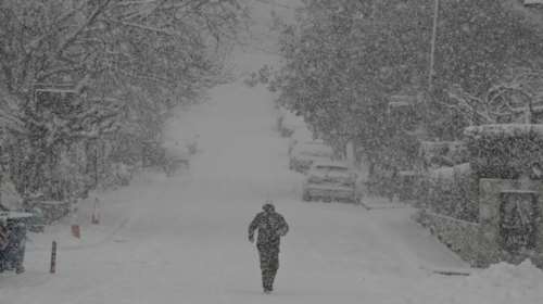 Kακοκαιρία "Φίλιππος": Χιόνια στην Πάρνηθα - Πότε θα το στρώσει στην Αθήνα - Νέα επιδείνωση την Πέμπτη [live]